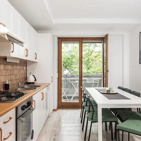 Old Town Loft - 7 Bedroom - By Upstairs * كراكوفيا