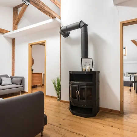 Old Town Loft - 7 Bedroom - By Upstairs كراكوفيا