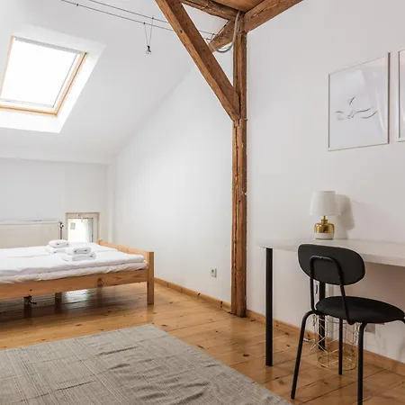 Old Town Loft - 7 Bedroom - By Upstairs شقة *