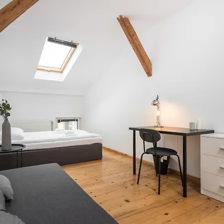 Old Town Loft - 7 Bedroom - By Upstairs شقة *
