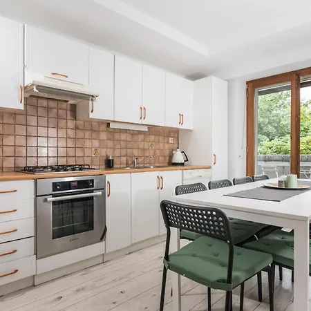 شقة Old Town Loft - 7 Bedroom - By Upstairs