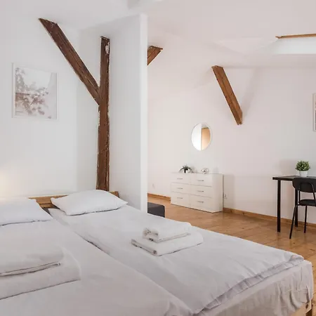 شقة Old Town Loft - 7 Bedroom - By Upstairs *