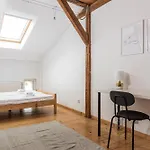 Old Town Loft - 7 Bedroom - By Upstairs Daire *
