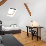 Old Town Loft - 7 Bedroom - By Upstairs Daire *