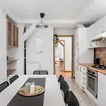 Old Town Loft - 7 Bedroom - By Upstairs *