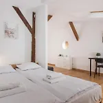 Daire Old Town Loft - 7 Bedroom - By Upstairs *