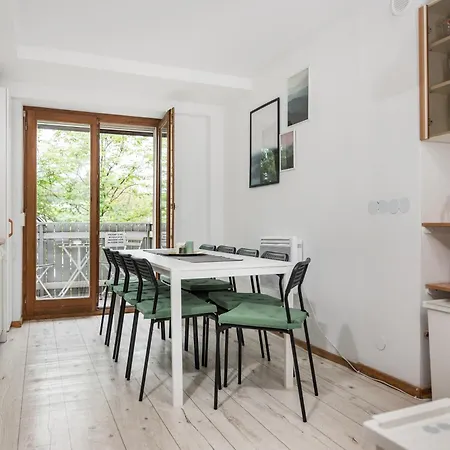 Old Town Loft - 7 Bedroom - By Upstairs