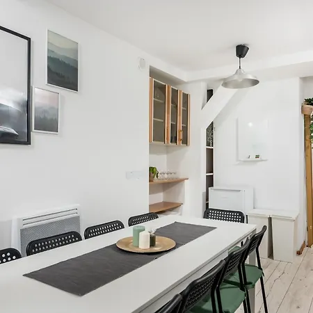 Old Town Loft - 7 Bedroom - By Upstairs Krakow