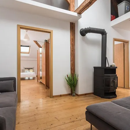 Old Town Loft - 7 Bedroom - By Upstairs Krasków