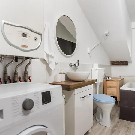 Old Town Loft - 7 Bedroom - By Upstairs *